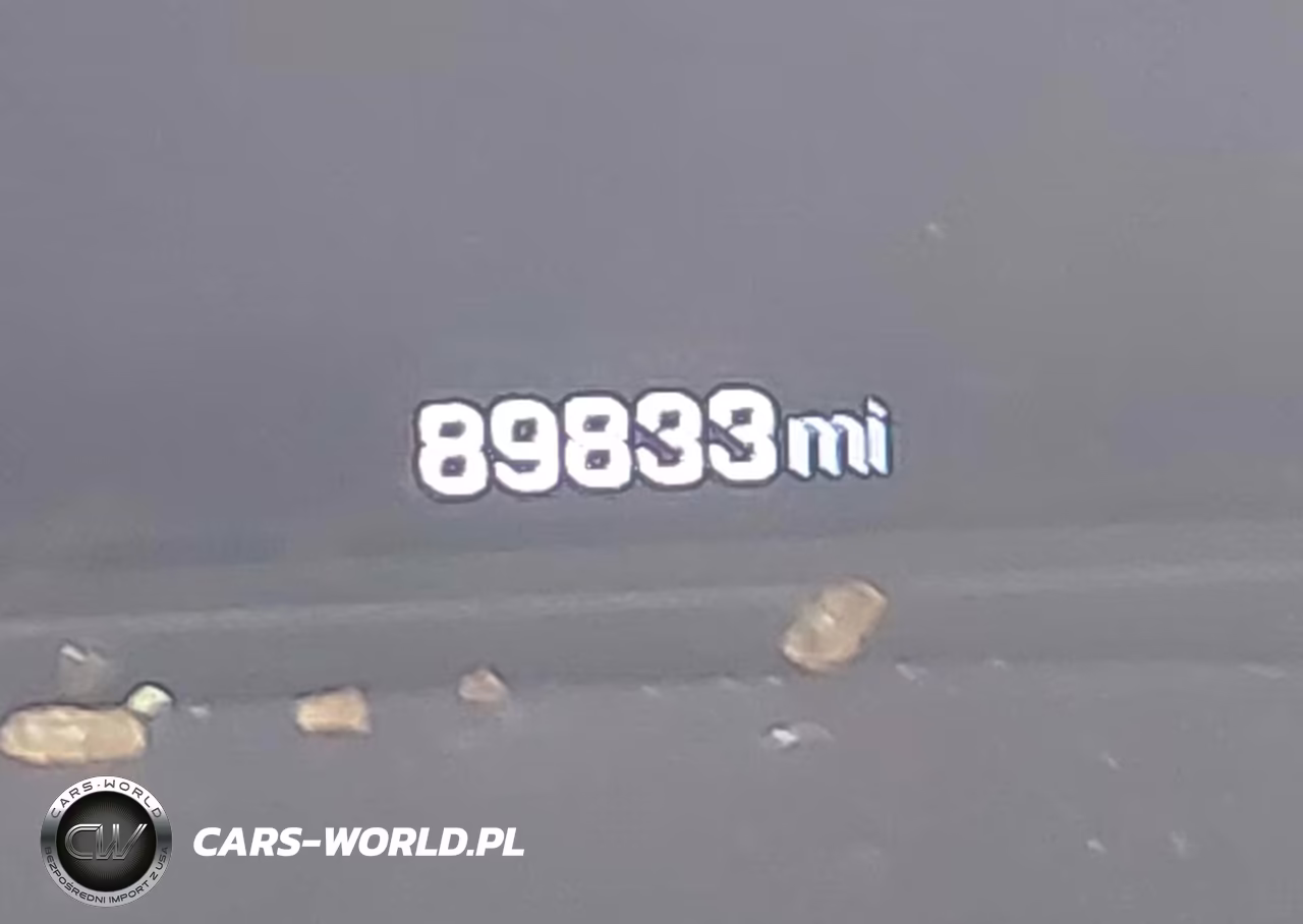 2019 Chevrolet Suburban Premier VIN:1GNSCJKC9KR331615 - 14