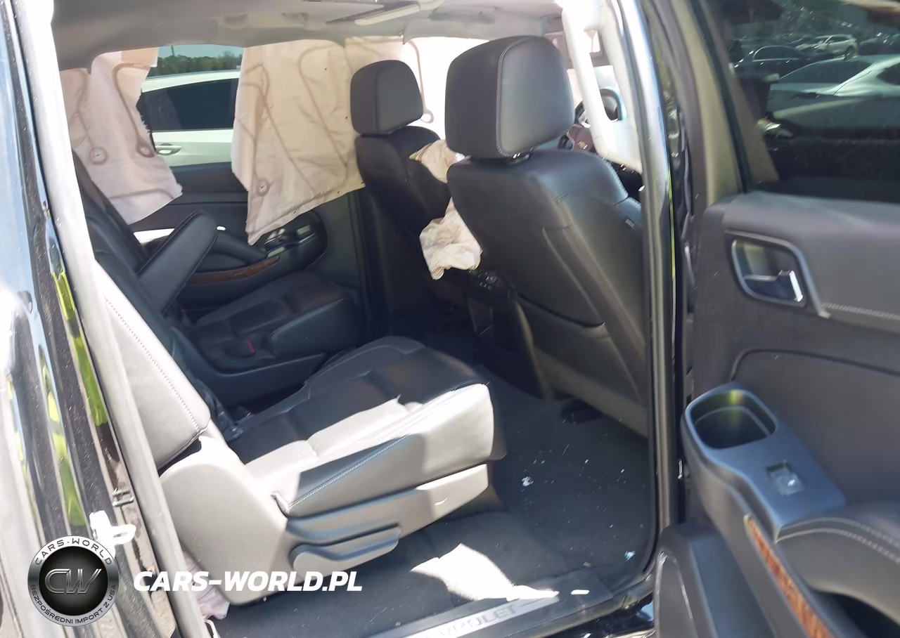 2019 Chevrolet Suburban Premier VIN:1GNSCJKC9KR331615 - 8