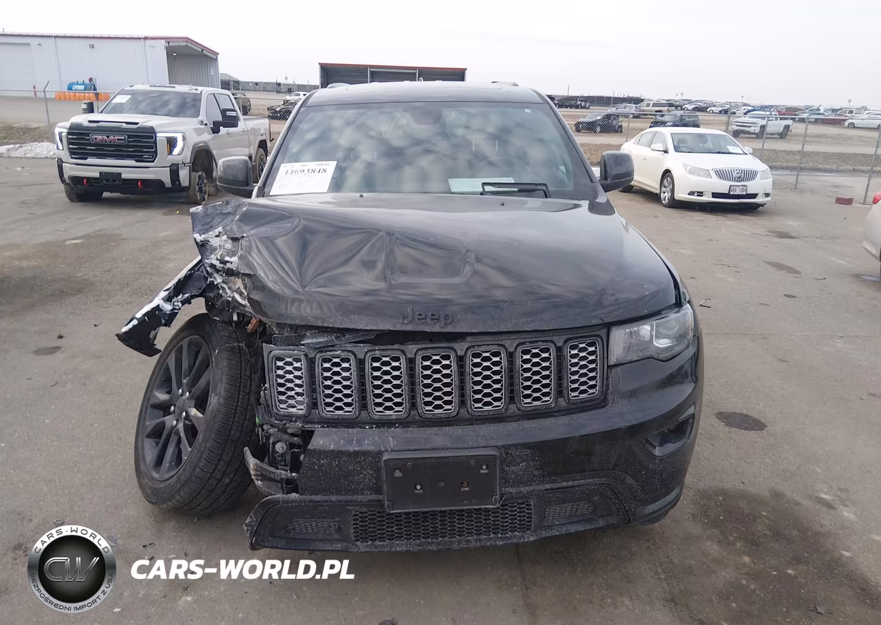 2018 Jeep Grand Cherokee Altitude 4X4 VIN:1C4RJFAG2JC401987 - 12