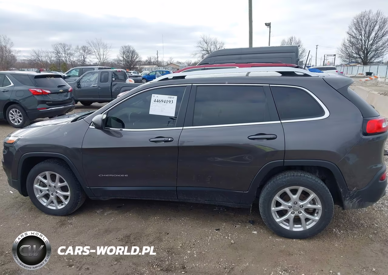 2018 Jeep Cherokee Latitude Plus Fwd VIN:1C4PJLLB3JD519399 - 14