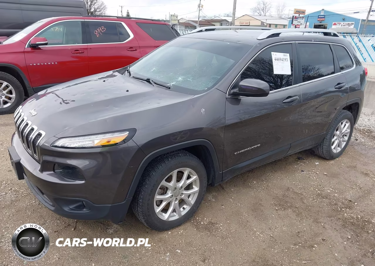 2018 Jeep Cherokee Latitude Plus Fwd VIN:1C4PJLLB3JD519399 - 2
