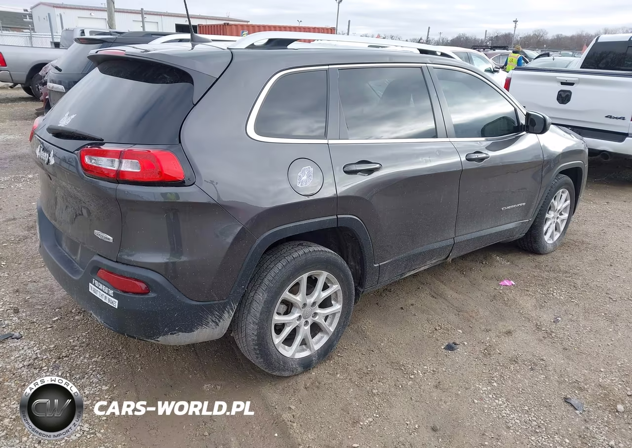 2018 Jeep Cherokee Latitude Plus Fwd VIN:1C4PJLLB3JD519399 - 4