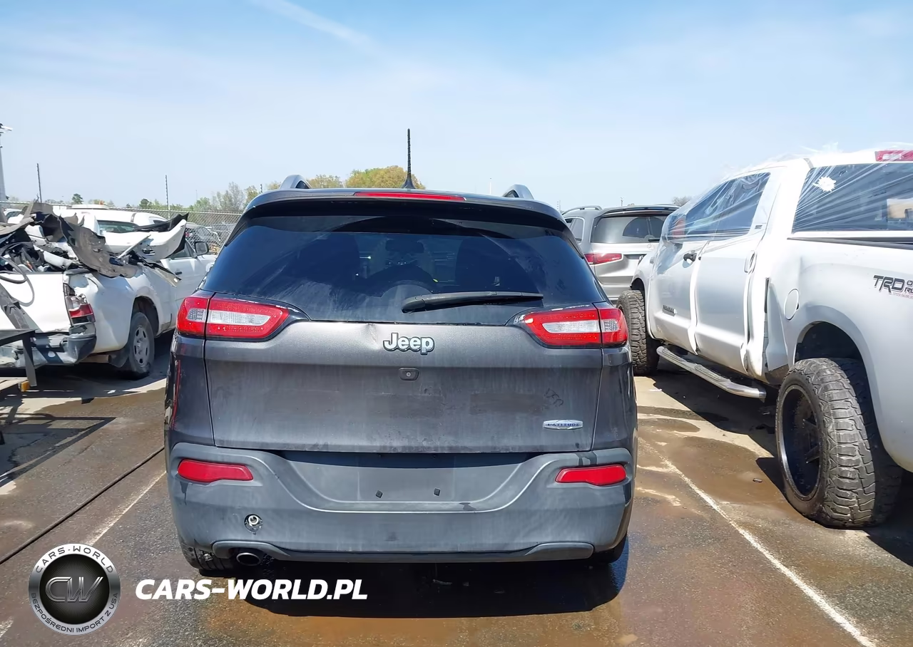 2015 Jeep Cherokee Latitude VIN:1C4PJLCB2FW707844 - 15