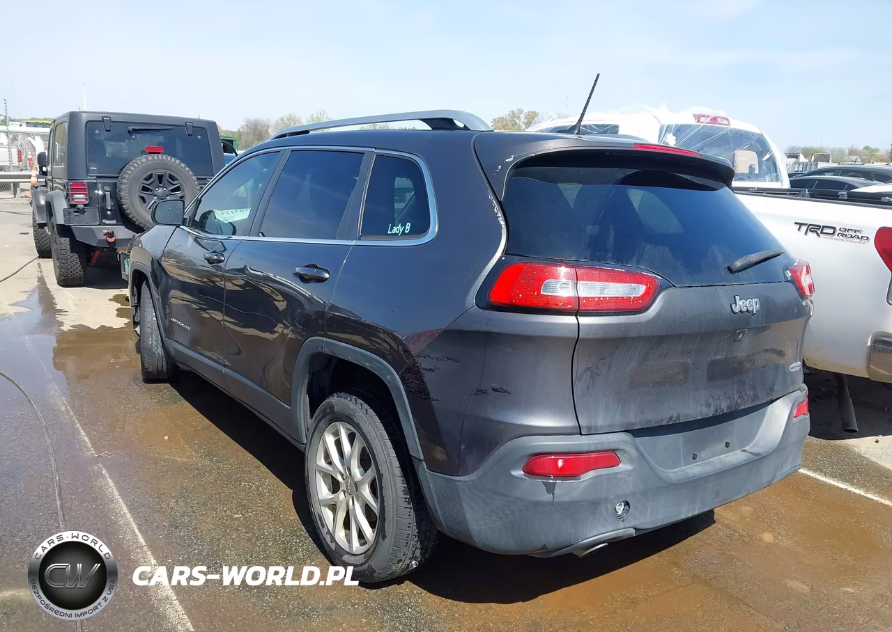 2015 Jeep Cherokee Latitude VIN:1C4PJLCB2FW707844 - 3