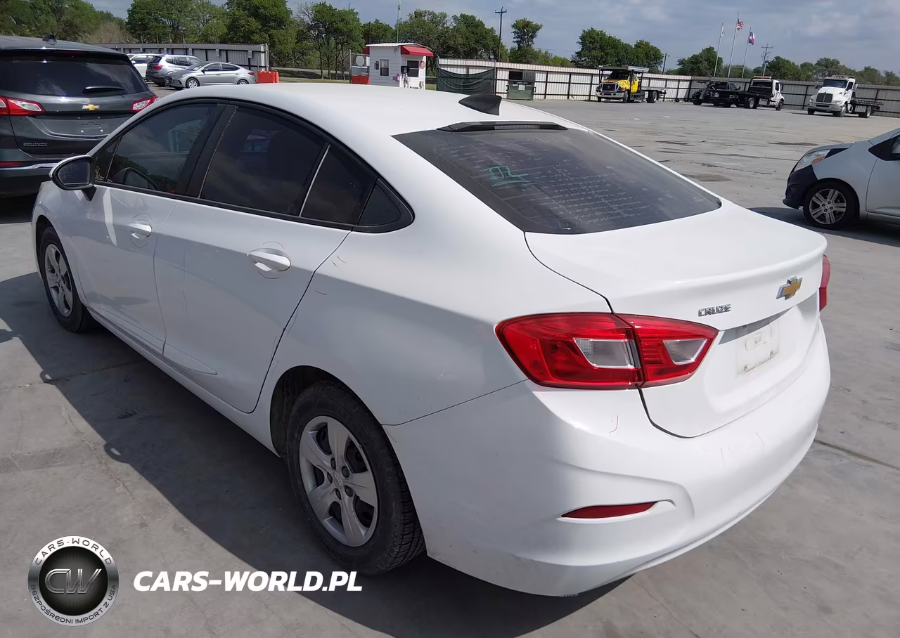 2017 Chevrolet Cruze Ls Auto VIN:1G1BC5SM2H7280741 - 3