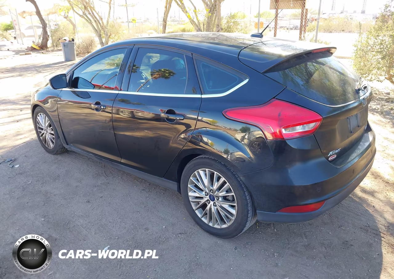 2016 Ford Focus Titanium VIN:1FADP3N22GL395919 - 3