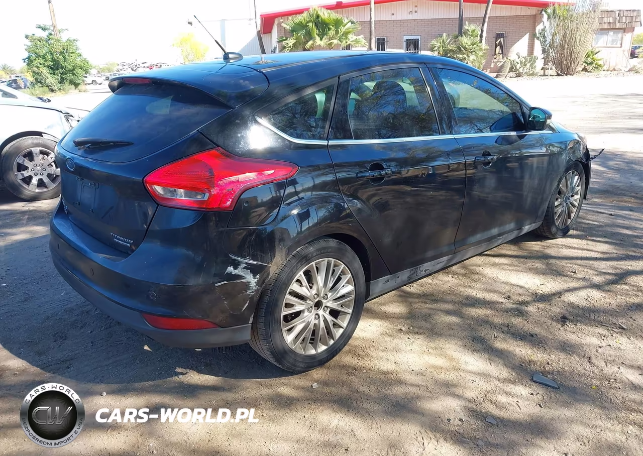 2016 Ford Focus Titanium VIN:1FADP3N22GL395919 - 4