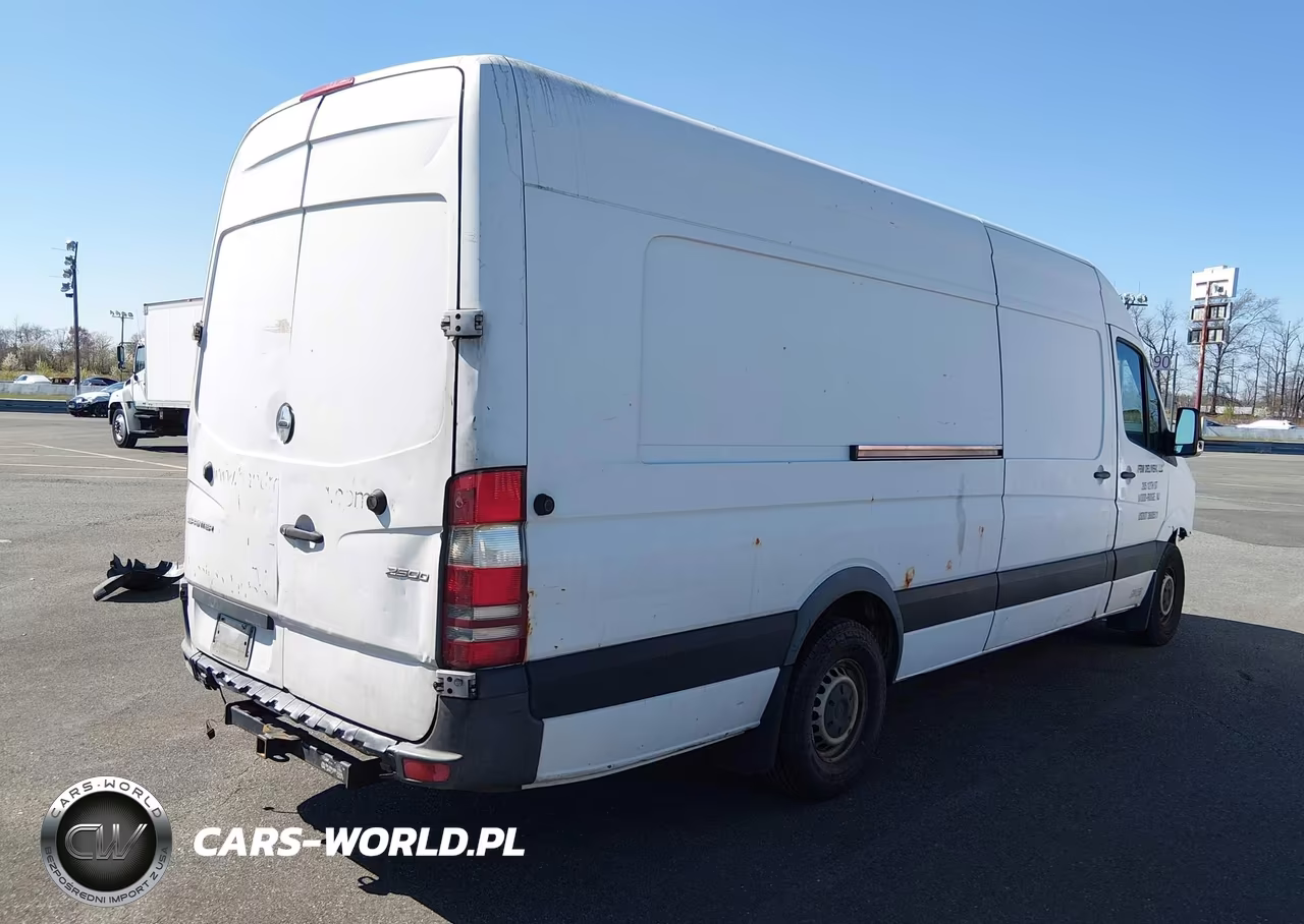 2017 Freightliner Sprinter 2500 VIN:WDYPE8CD6HP399596 - 4