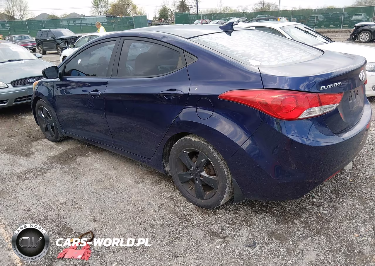 2013 Hyundai Elantra Gls VIN:5NPDH4AE4DH408974 - 3