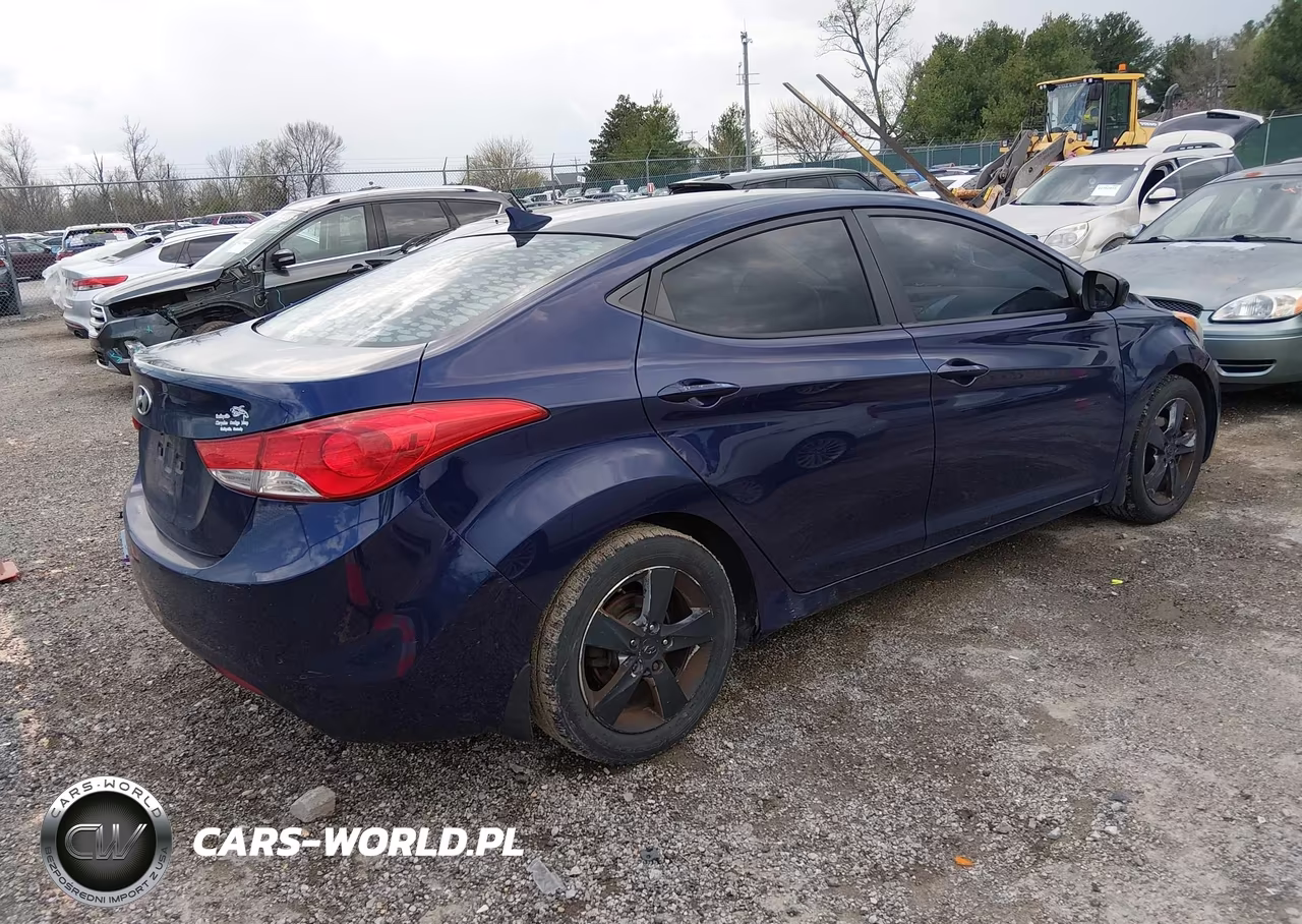 2013 Hyundai Elantra Gls VIN:5NPDH4AE4DH408974 - 4