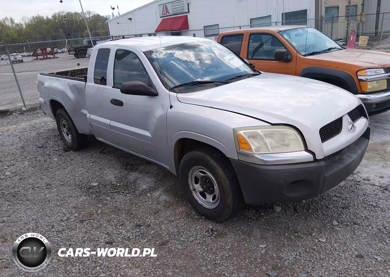 2006 Mitsubishi Raider Ls