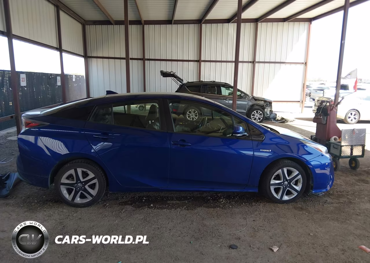 2017 Toyota Prius Three Touring VIN:JTDKARFUXH3532032 - 13