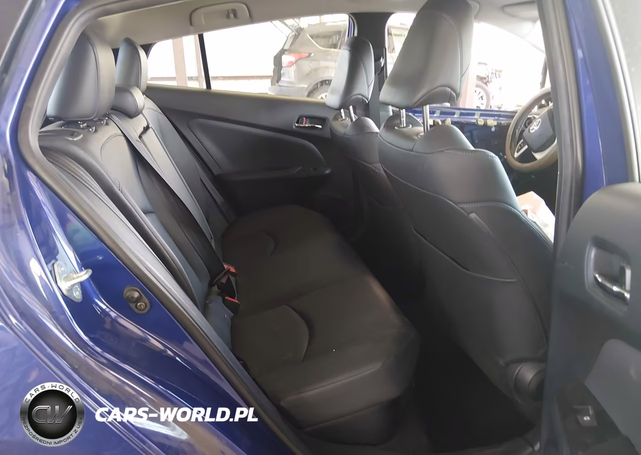 2017 Toyota Prius Three Touring VIN:JTDKARFUXH3532032 - 8