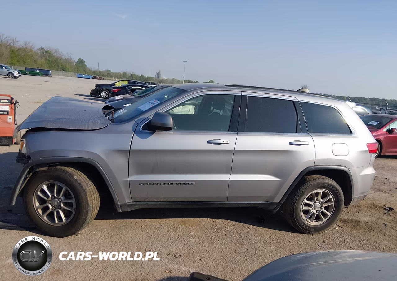 2018 Jeep Grand Cherokee Laredo 4X2 VIN:1C4RJEAG1JC399854 - 15