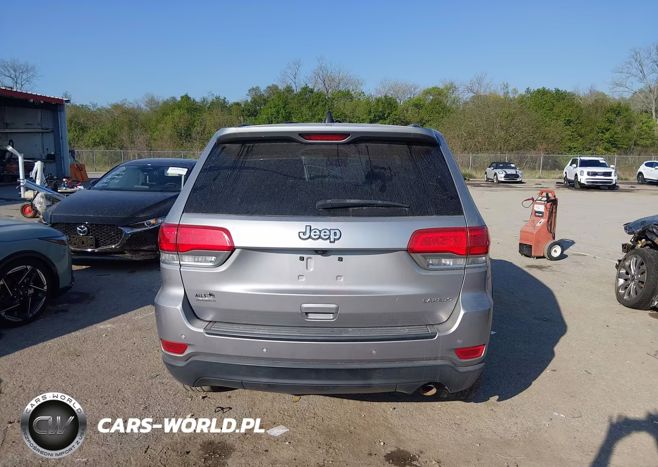 2018 Jeep Grand Cherokee Laredo 4X2 VIN:1C4RJEAG1JC399854 - 17