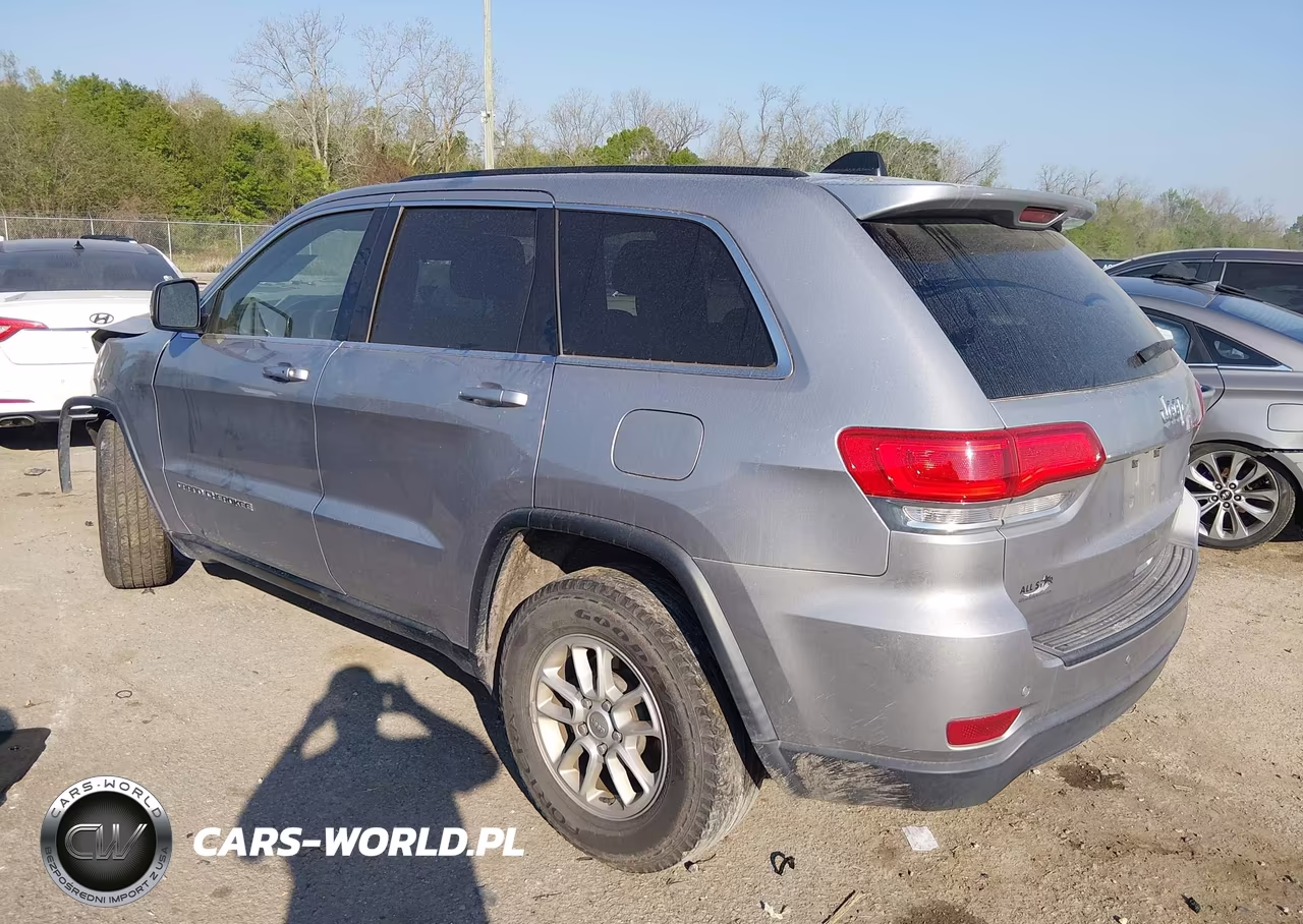 2018 Jeep Grand Cherokee Laredo 4X2 VIN:1C4RJEAG1JC399854 - 3
