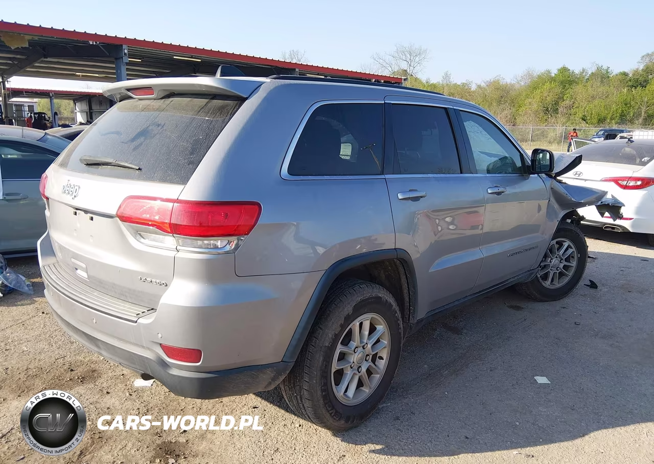 2018 Jeep Grand Cherokee Laredo 4X2 VIN:1C4RJEAG1JC399854 - 4