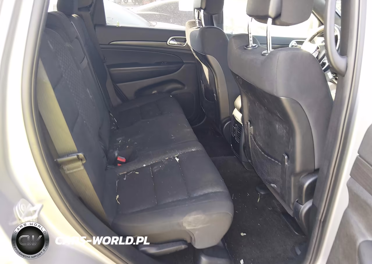 2018 Jeep Grand Cherokee Laredo 4X2 VIN:1C4RJEAG1JC399854 - 8