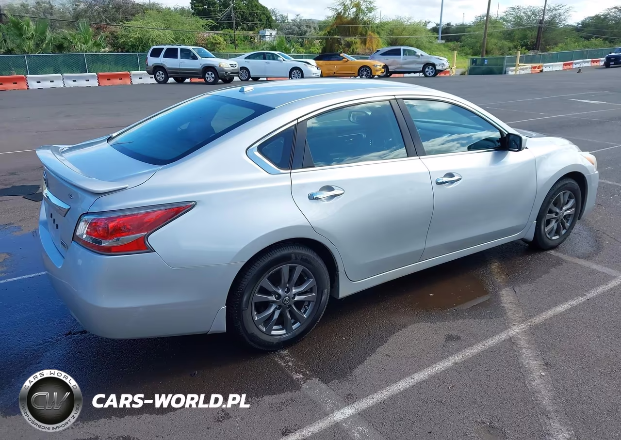 2015 Nissan Altima 2.5 S VIN:1N4AL3AP9FC464622 - 4