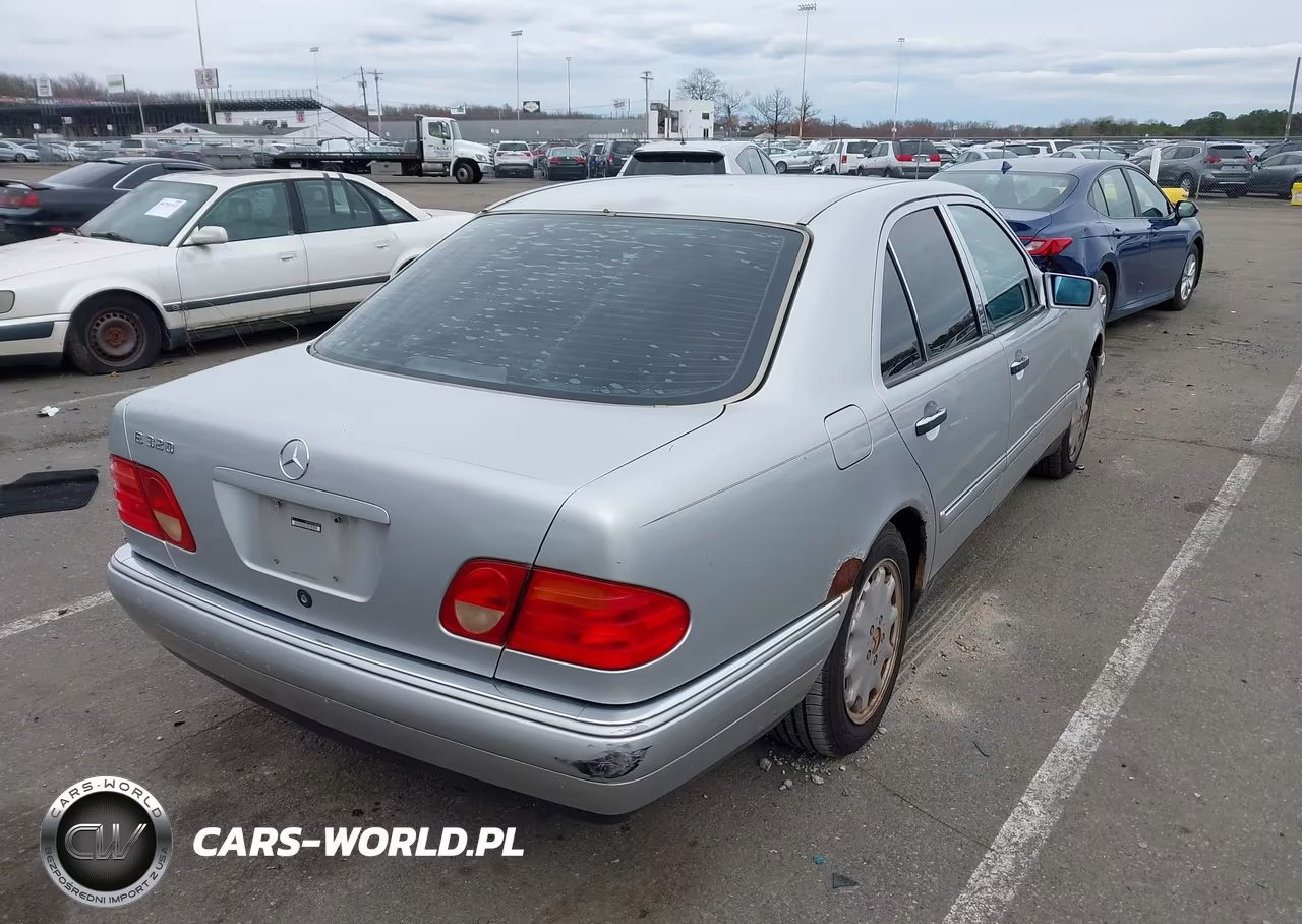 1999 Mercedes-Benz E 320 VIN:WDBJF65H0XA843087 - 4
