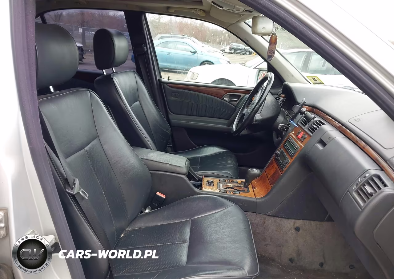 1999 Mercedes-Benz E 320 VIN:WDBJF65H0XA843087 - 5