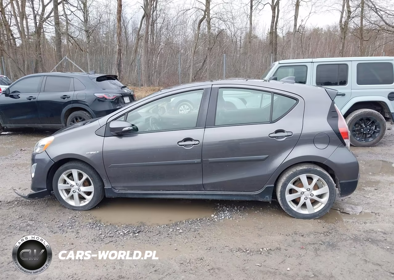 2017 Toyota Prius C Four VIN:JTDKDTB34H1593065 - 14