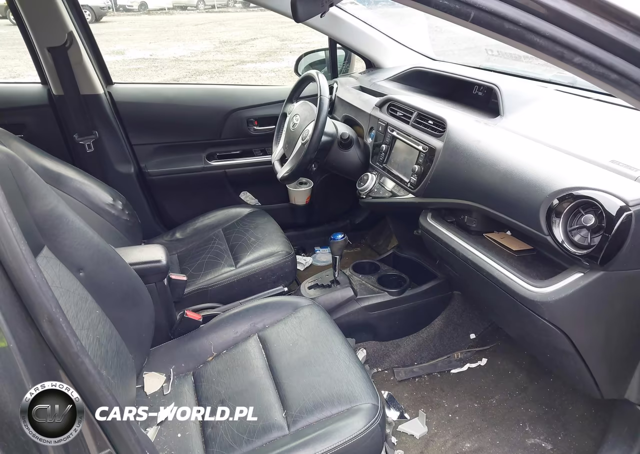 2017 Toyota Prius C Four VIN:JTDKDTB34H1593065 - 5