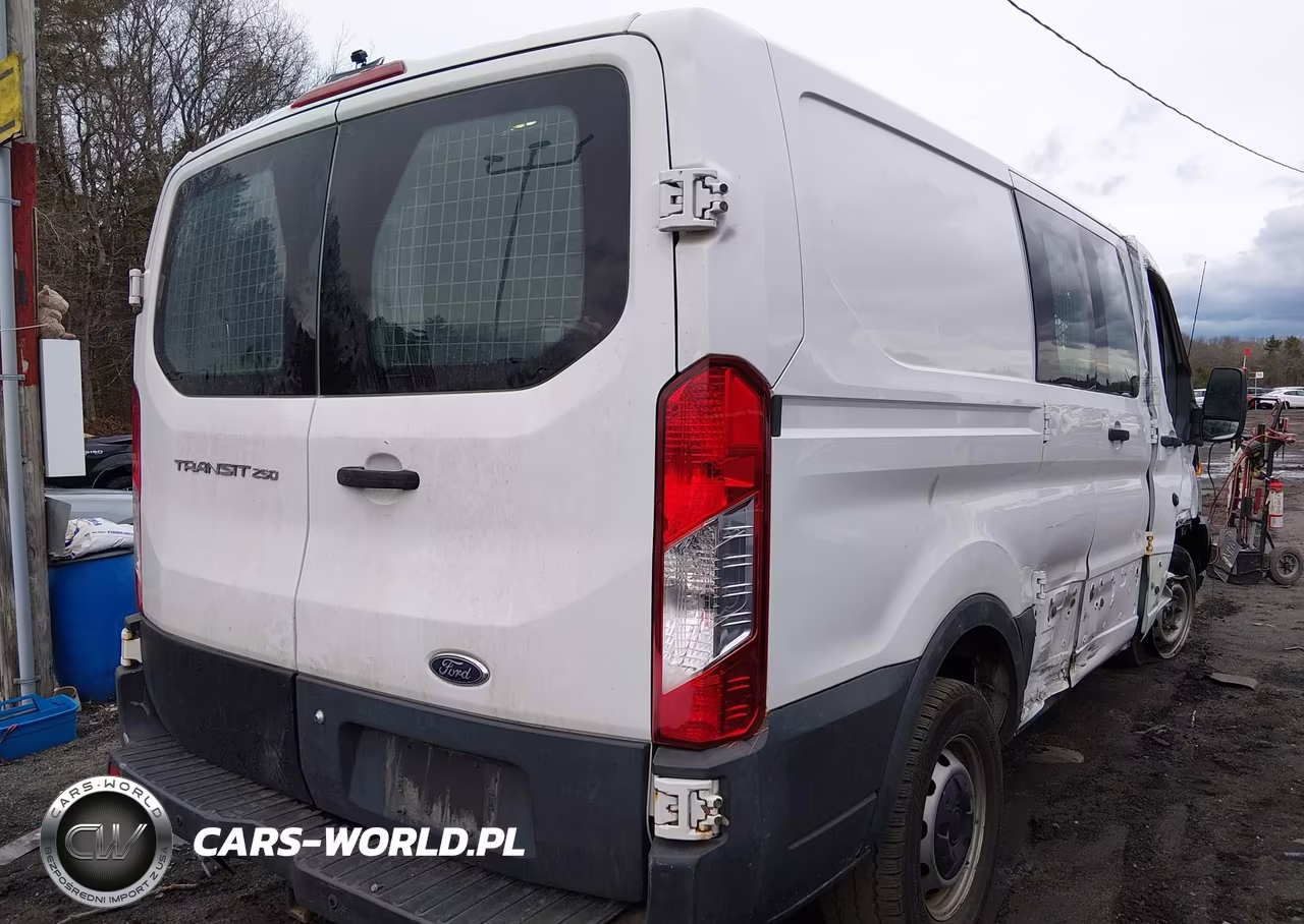 2015 Ford Transit-250 VIN:1FTNR1ZM4FKA89821 - 4