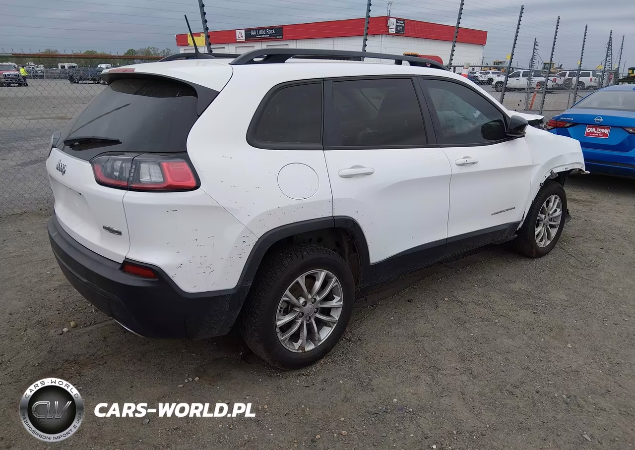 2022 Jeep Cherokee Latitude Lux 4X4 VIN:1C4PJMMN3ND526373 - 4