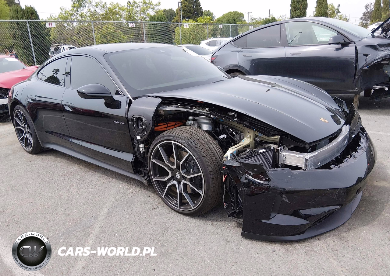 2026 Porsche Taycan 4-4 Black Edition-Black Edition