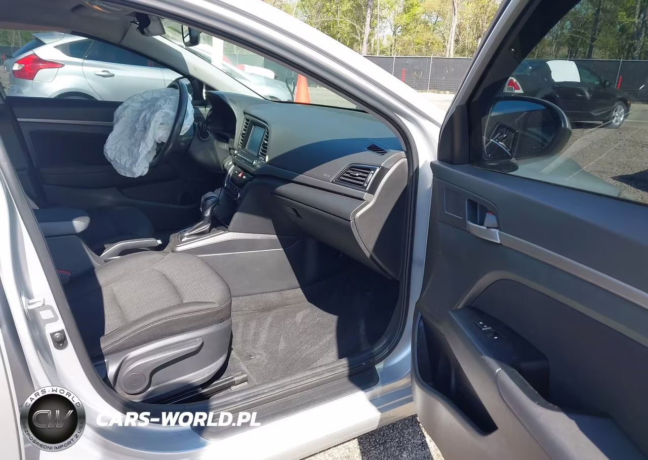 2017 Hyundai Elantra Value Edition VIN:5NPD84LF7HH207372 - 5
