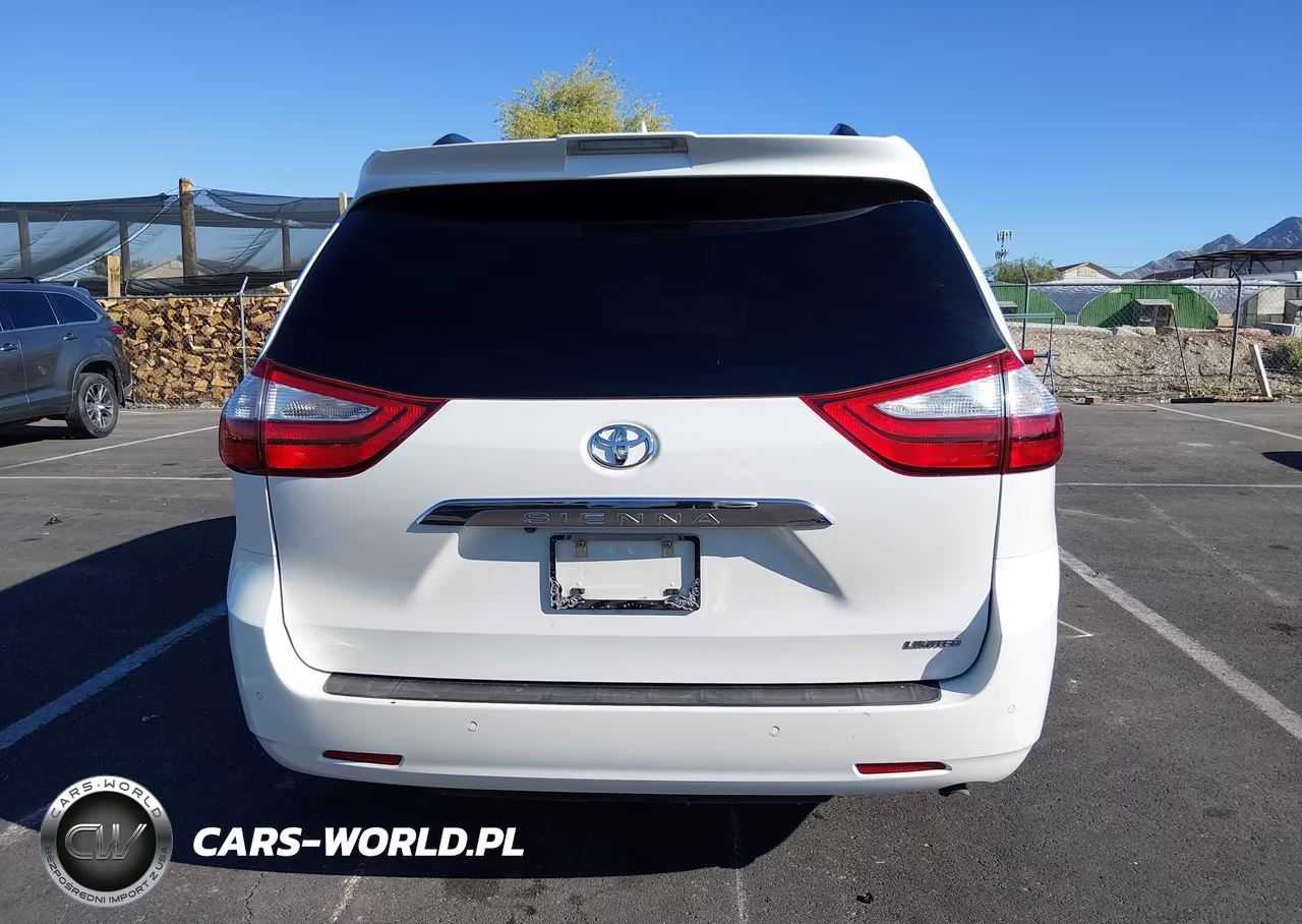 2018 Toyota Sienna Limited Premium 7 Passenger VIN:5TDYZ3DC6JS940980 - 17
