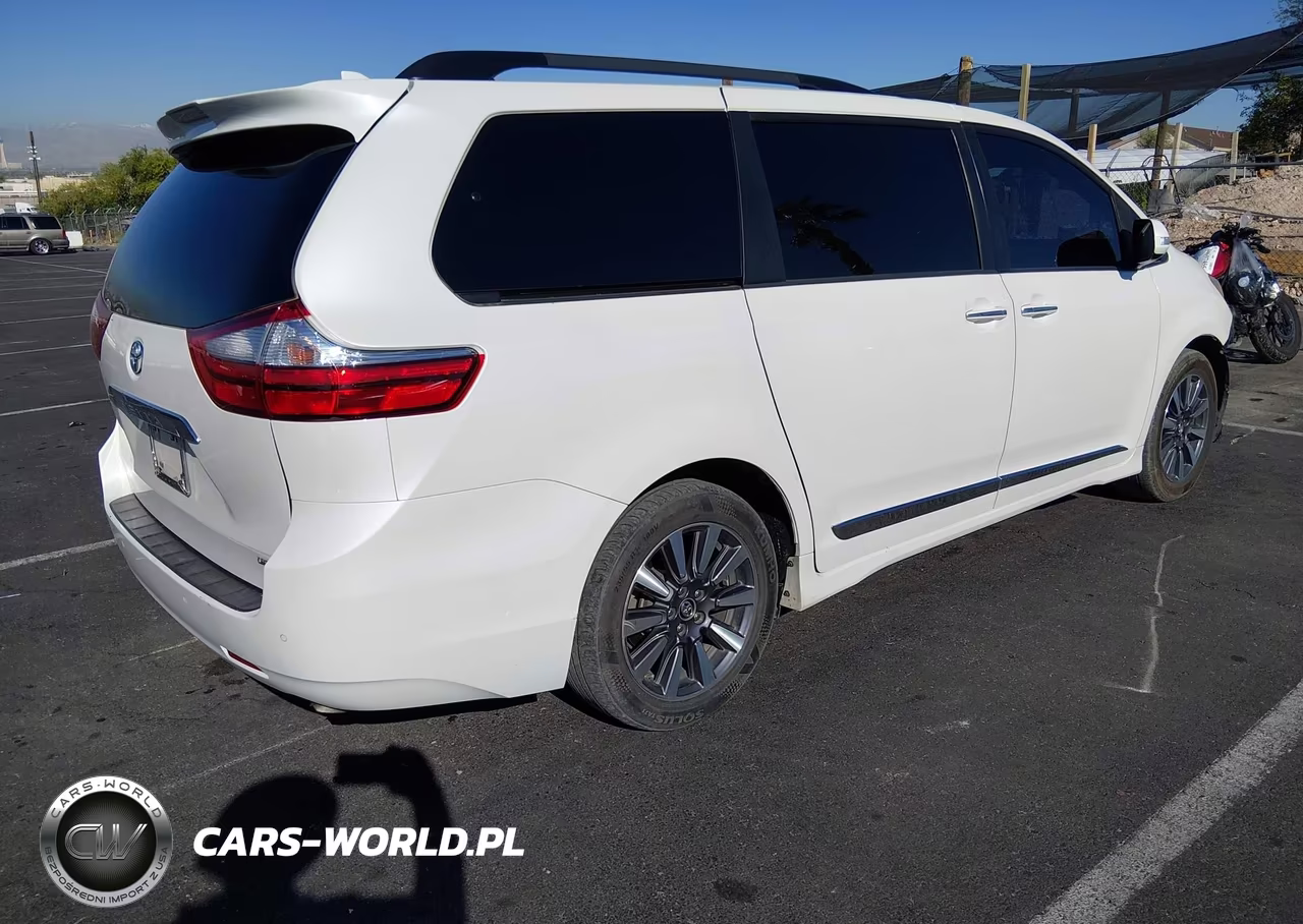 2018 Toyota Sienna Limited Premium 7 Passenger VIN:5TDYZ3DC6JS940980 - 4