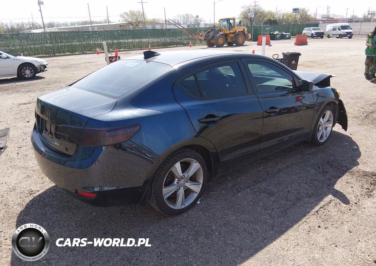 2013 Acura Ilx 2.0L VIN:19VDE1F7XDE000882 - 4