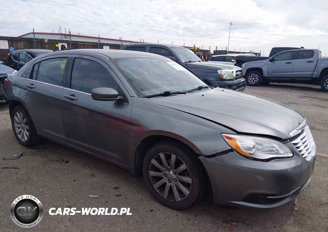 2013 Chrysler 200 Touring – zdjęcie 1 z 16