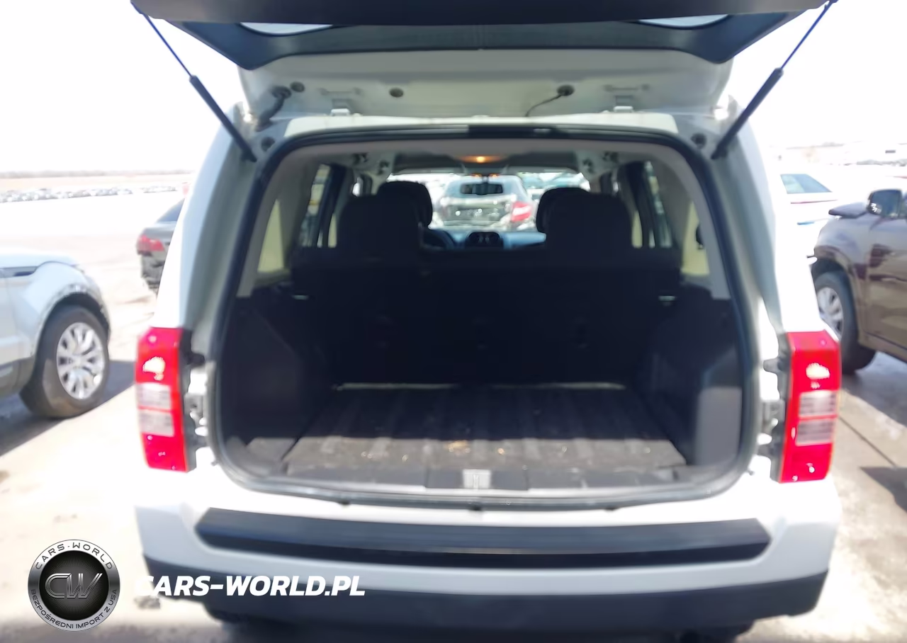 2016 Jeep Patriot Sport VIN:1C4NJRBB4GD566364 - 18