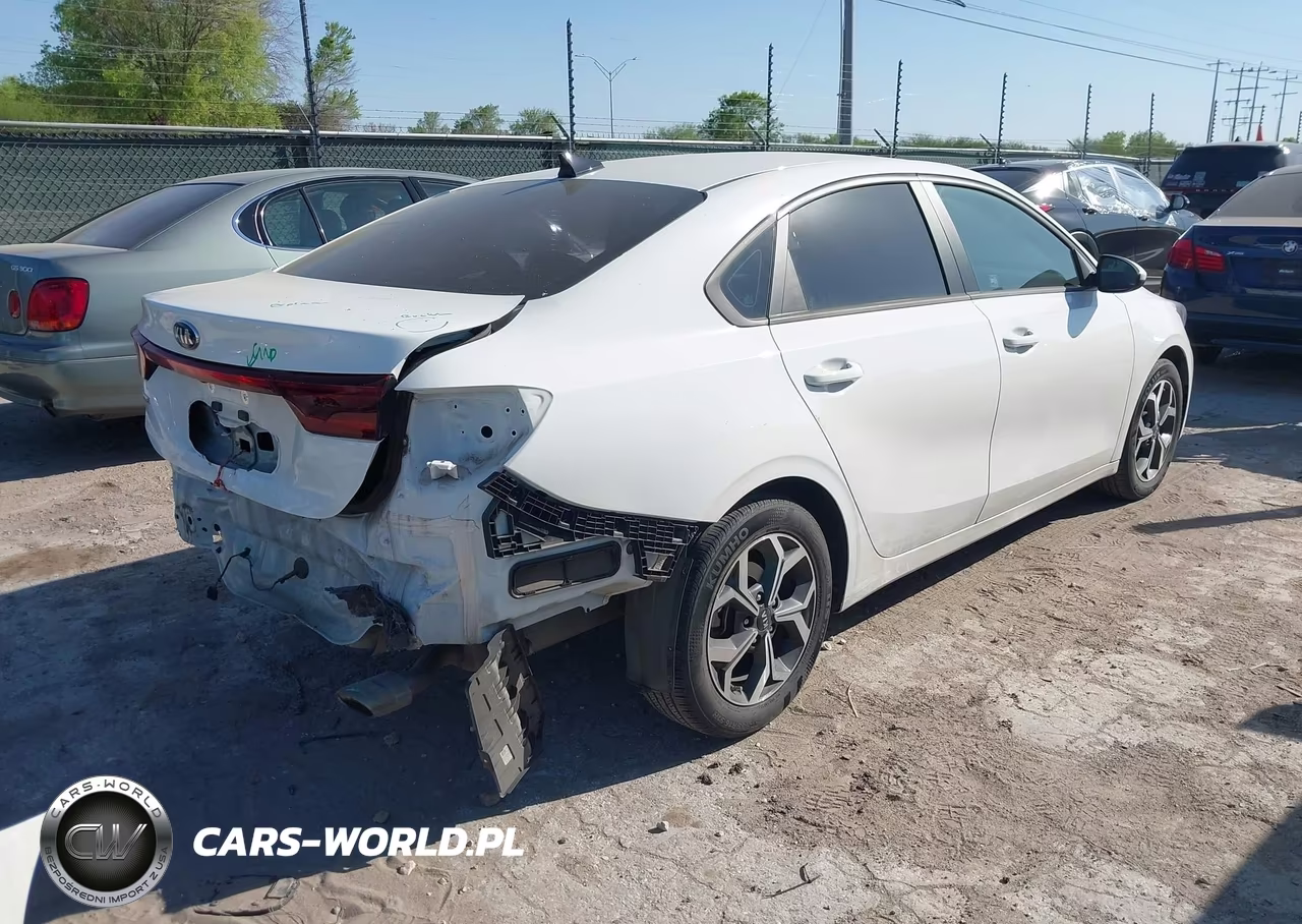 2021 Kia Forte Lxs VIN:3KPF24AD3ME392448 - 4