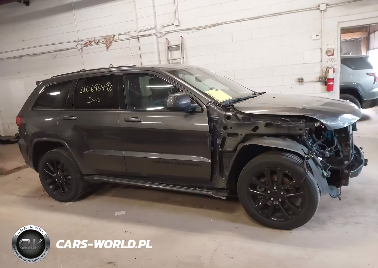2021 Jeep Grand Cherokee Laredo X 4X4 VIN:1C4RJFAG7MC709323 - 13