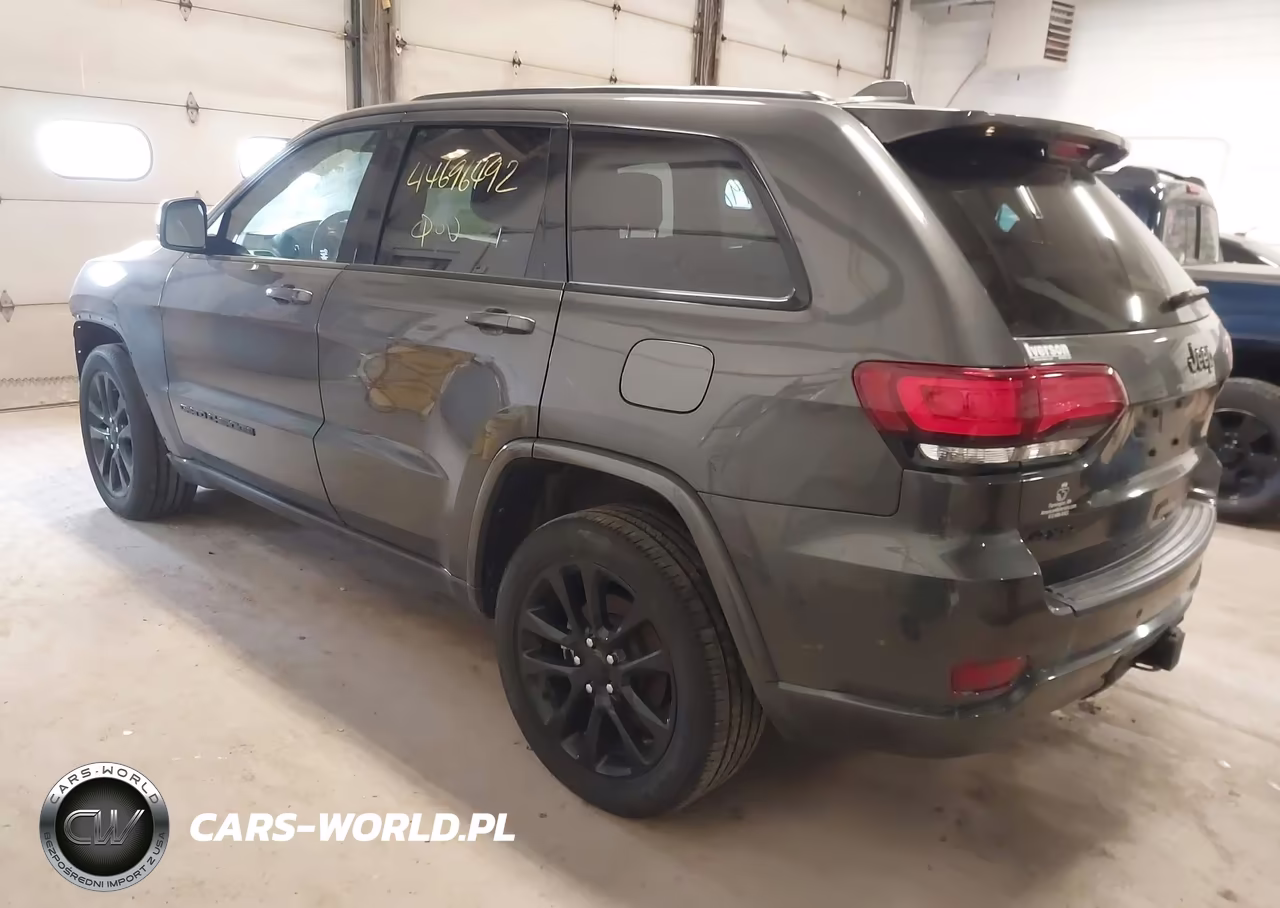 2021 Jeep Grand Cherokee Laredo X 4X4 VIN:1C4RJFAG7MC709323 - 3