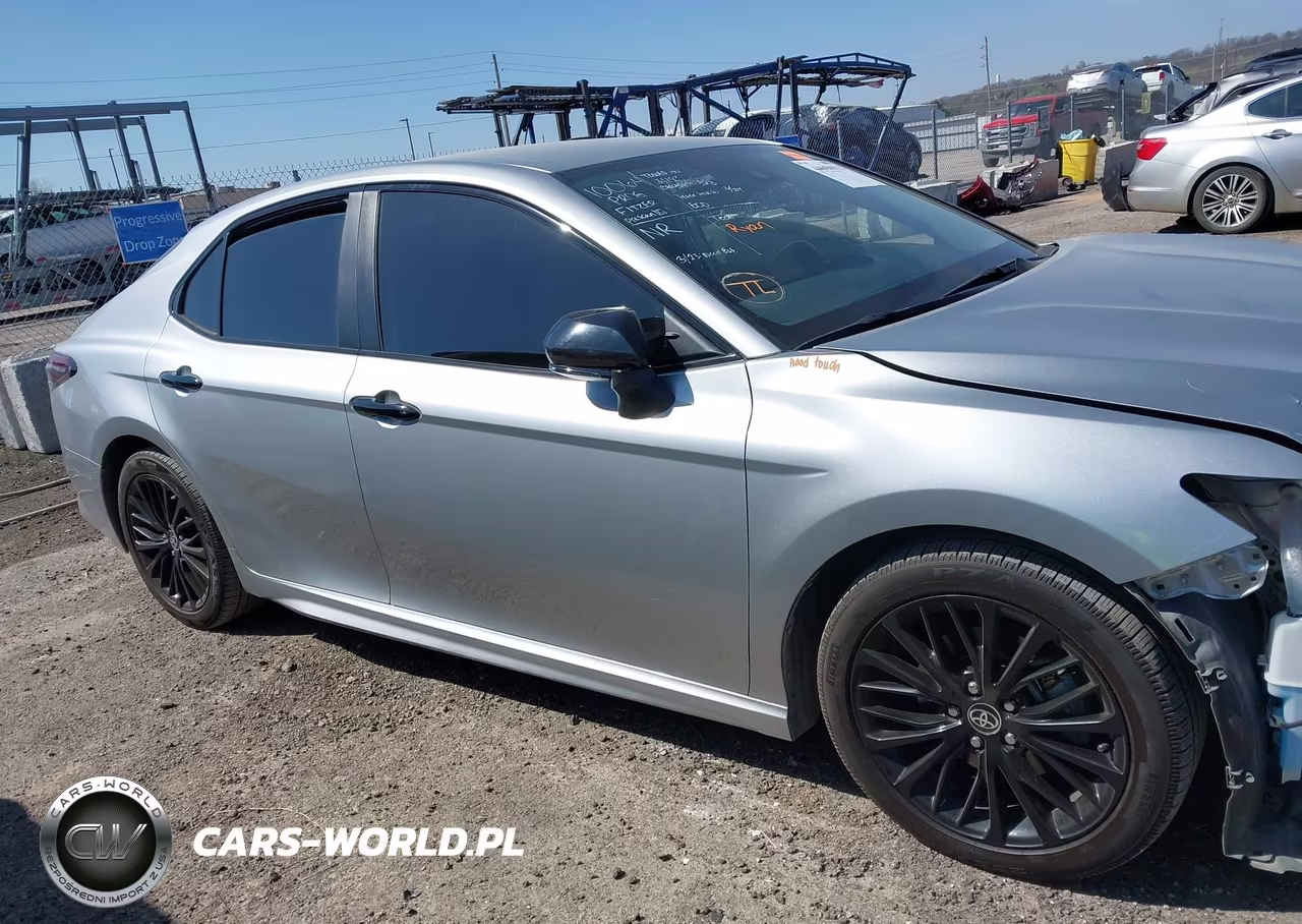 2022 Toyota Camry Nightshade Edition Hybrid VIN:4T1T31AK4NU042984 - 14