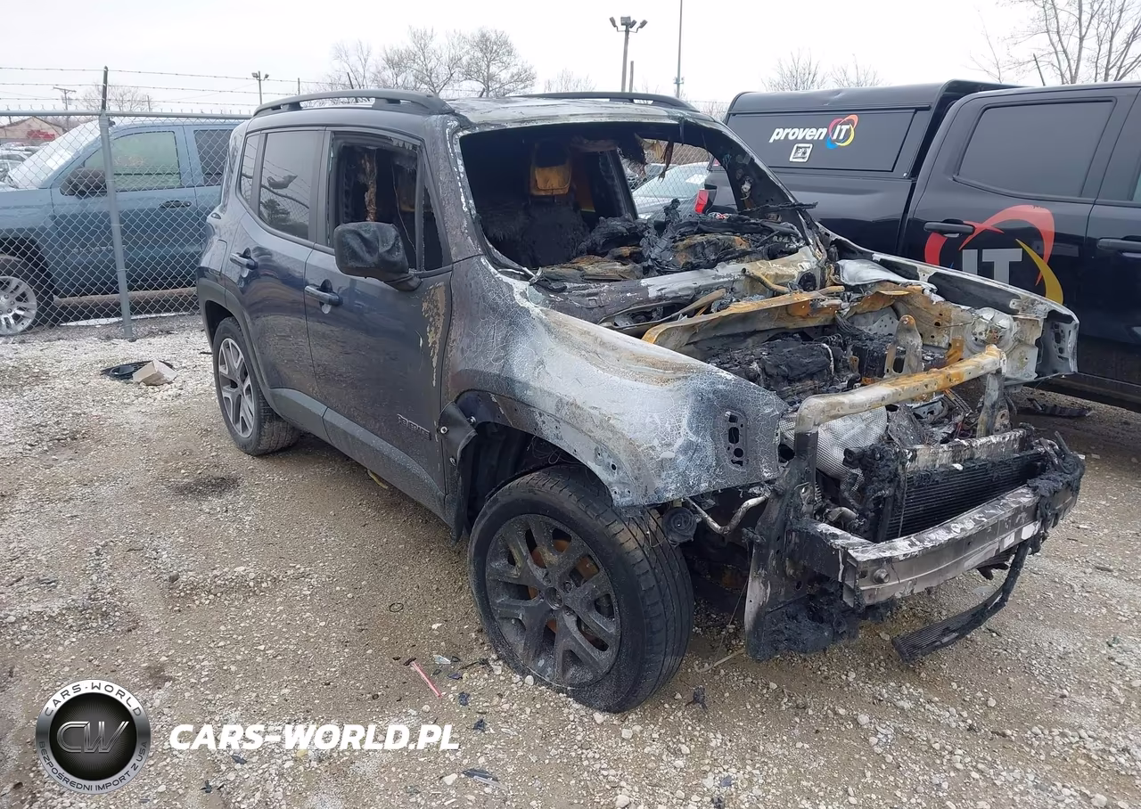 2017 Jeep Renegade Latitude 4X4 – zdjęcie 1 z 10