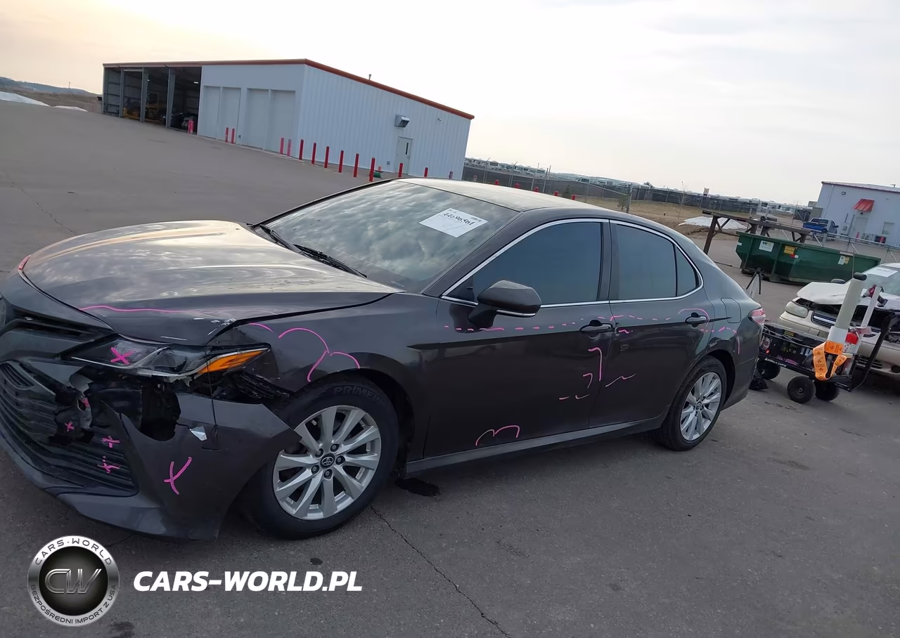 2018 Toyota Camry Le VIN:4T1B11HK3JU560263 - 6