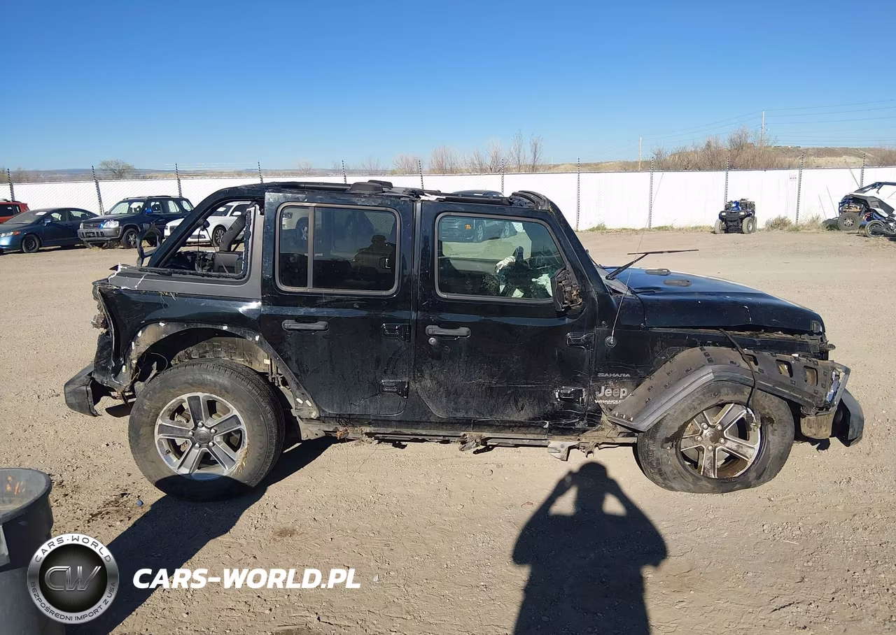 2020 Jeep Wrangler Unlimited Sahara 4X4 VIN:1C4HJXENXLW198018 - 14