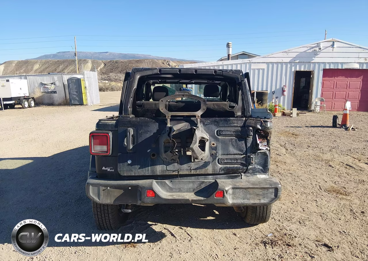 2020 Jeep Wrangler Unlimited Sahara 4X4 VIN:1C4HJXENXLW198018 - 17