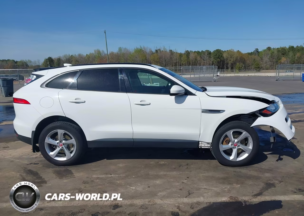 2017 Jaguar F-Pace 35T Premium VIN:SADCJ2BV2HA889652 - 13