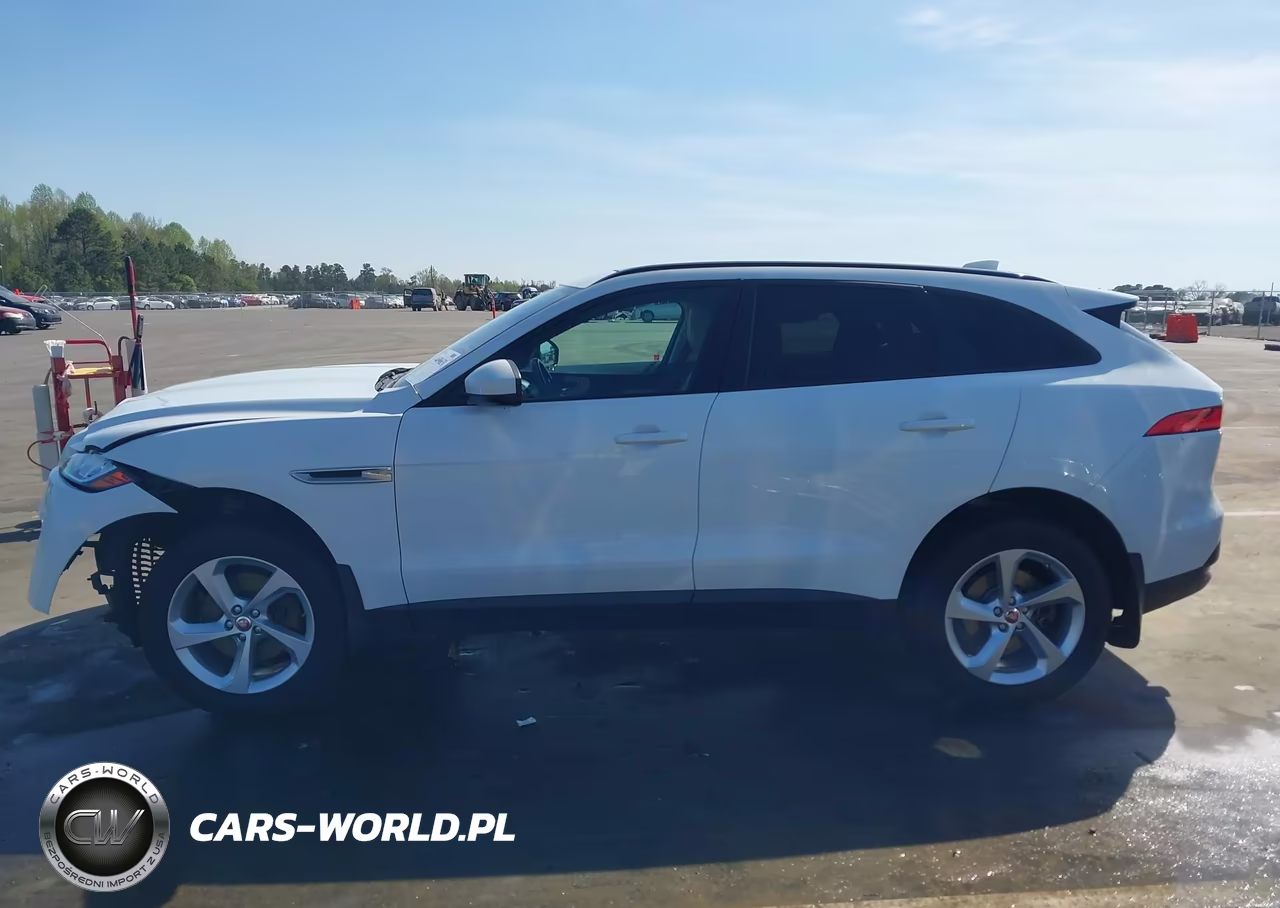 2017 Jaguar F-Pace 35T Premium VIN:SADCJ2BV2HA889652 - 14