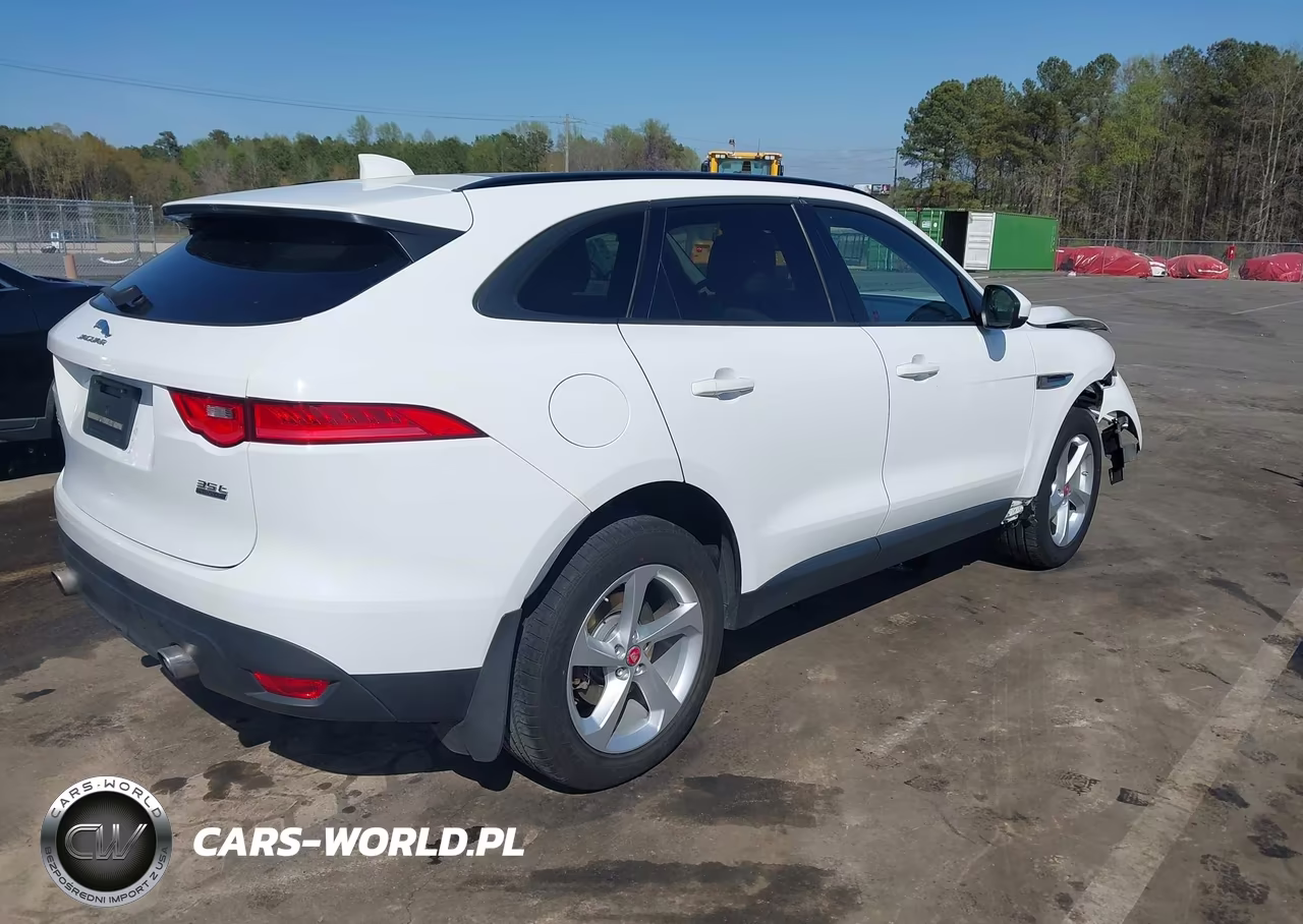 2017 Jaguar F-Pace 35T Premium VIN:SADCJ2BV2HA889652 - 4