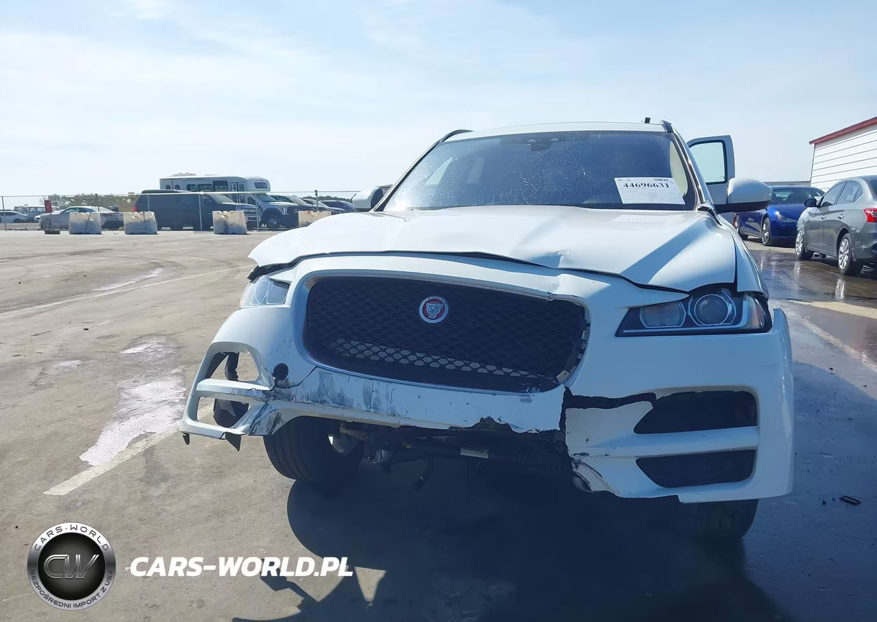 2017 Jaguar F-Pace 35T Premium VIN:SADCJ2BV2HA889652 - 6