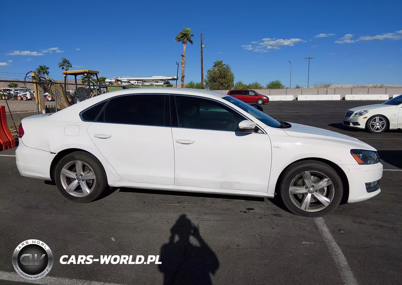 2015 Volkswagen Passat 1.8T Limited Edition VIN:1VWAT7A32FC109691 - 13