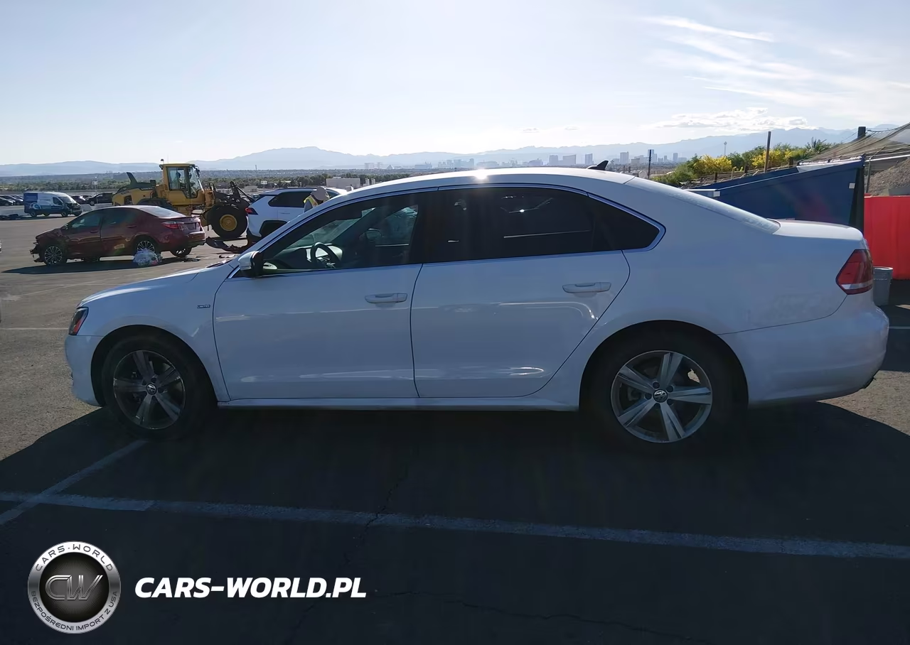 2015 Volkswagen Passat 1.8T Limited Edition VIN:1VWAT7A32FC109691 - 14